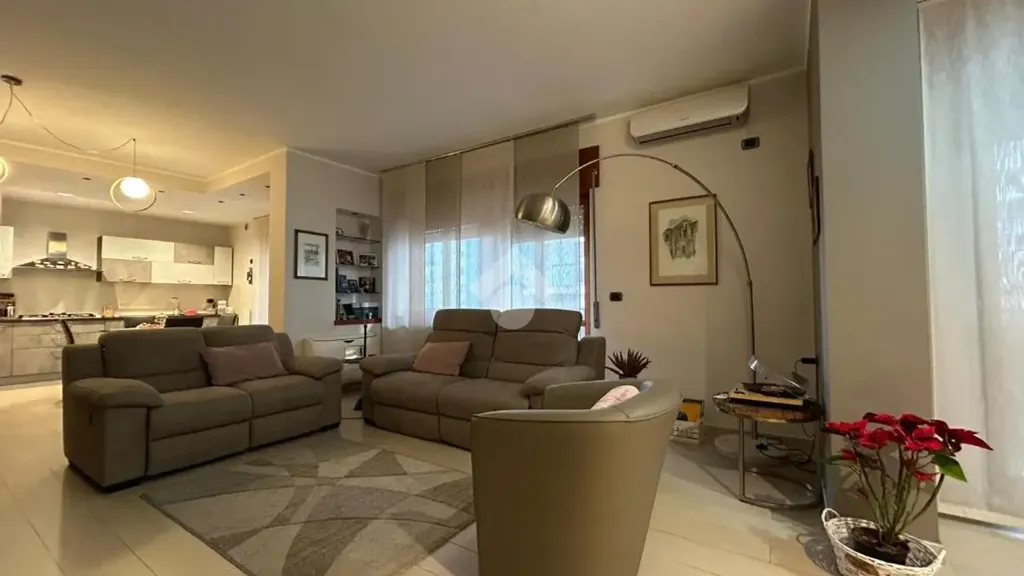 Soggiorno - South-Facing Apartment with Balcony in Cosenza