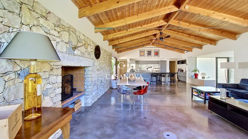 Elutuba - Architectural Villa with Pool in Clermont-l'Hérault