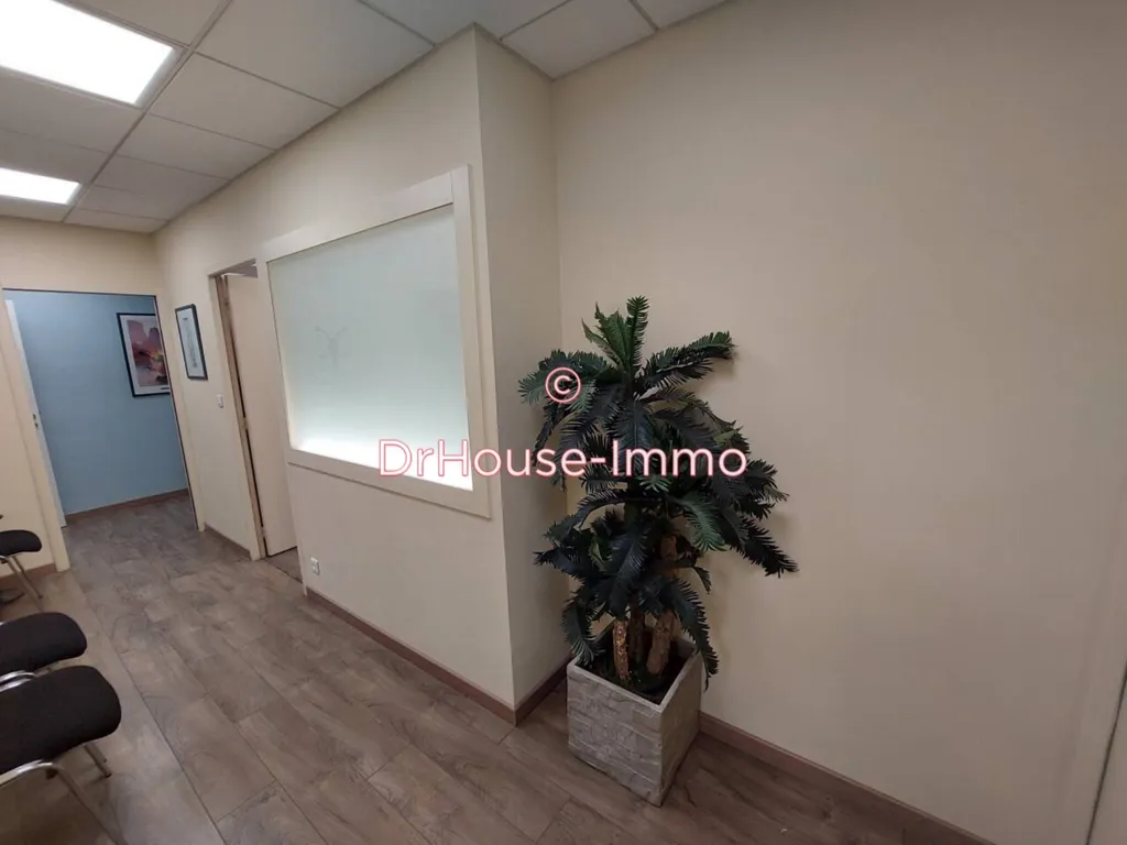 Hallway - Commercial Property with PMR Access in Aix-En-Provence
