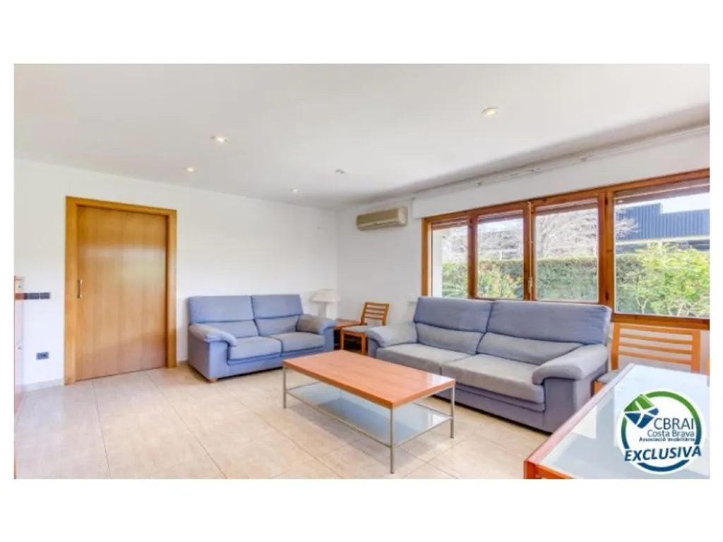 Séjour - Spacious Villa with South Orientation in Llançà