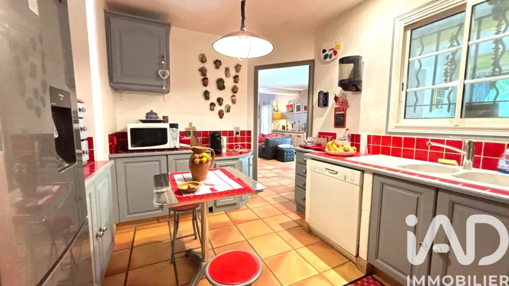 Cuisine - Maison de Plain-Pied avec Piscine au Muy