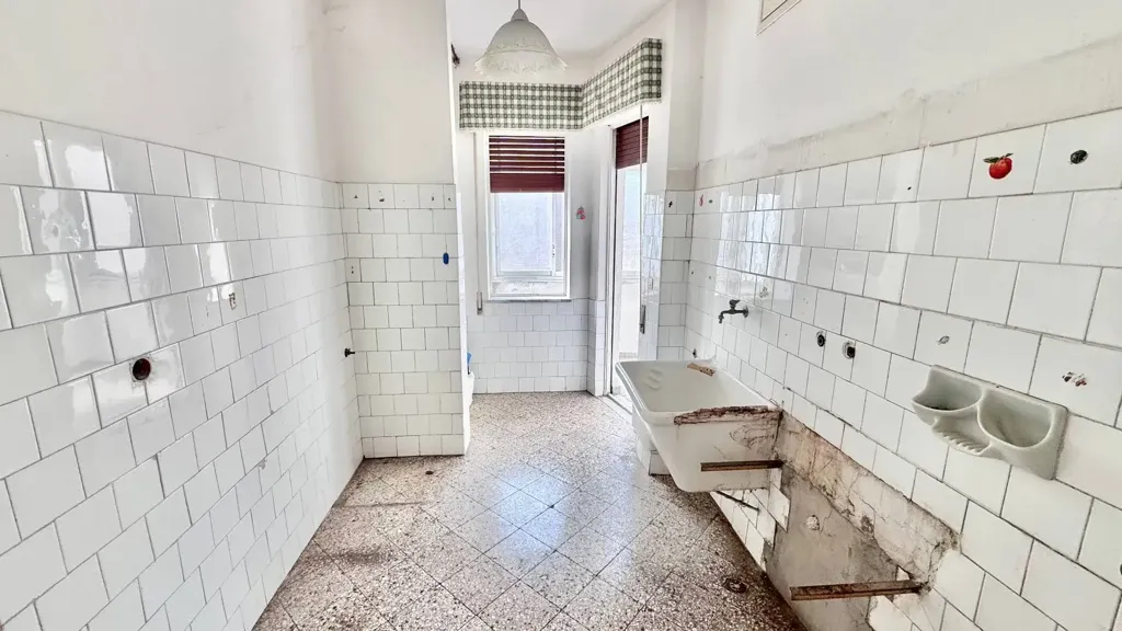 Salles de bain - 4-Bed Apartment with Balcony in Palermo