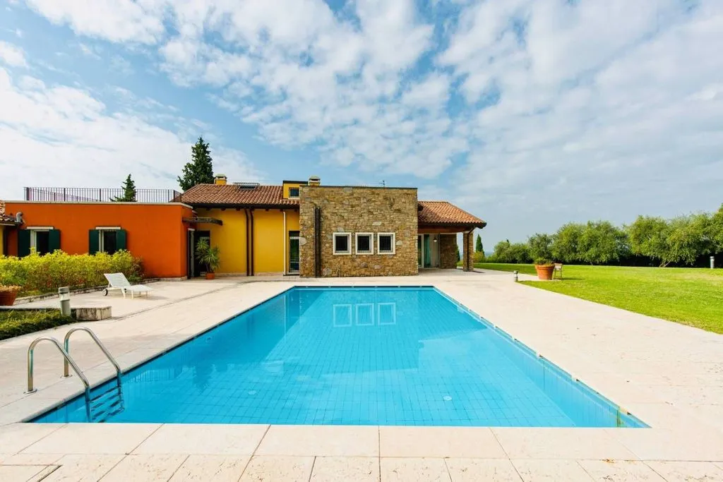 Bassein - Luxury Villa with Lake View in Sant'Ambrogio di Valpolicella