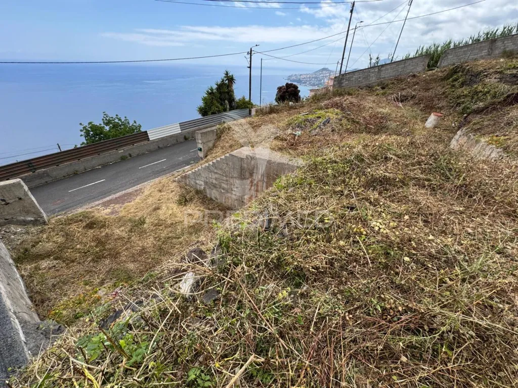 Aed - Sea View Plot in Zona das Neves, Funchal