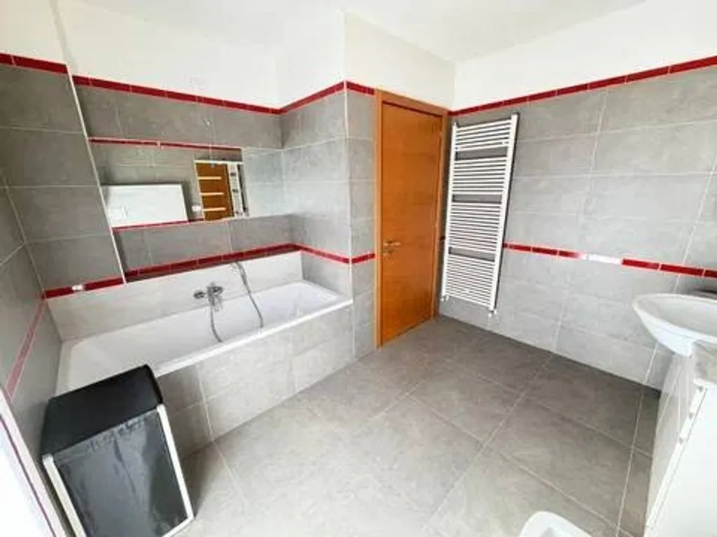 Salles de bain - Modern Villa with Solar Panels in Limana, Veneto