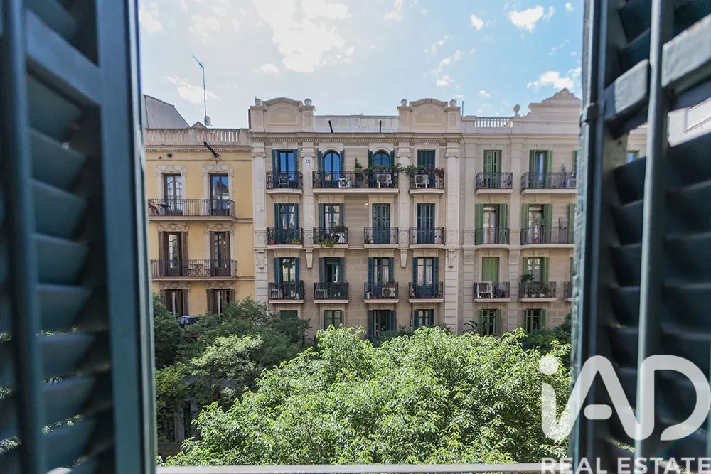 Balcone - Apartment with Original Charm in Eixample, Barcelona