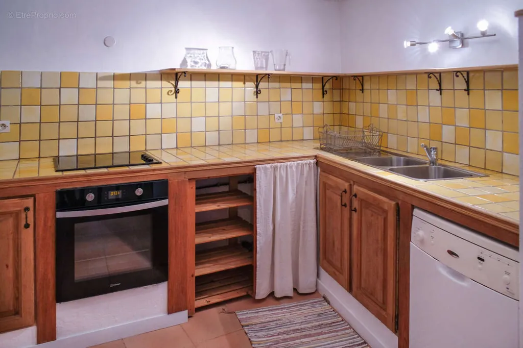 Köök - Charming Ensemble with Village Views near Uzès