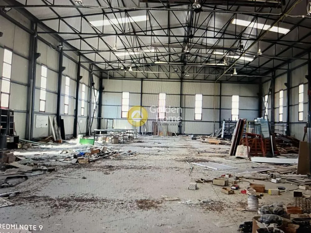 Habitaciones - Industrial Space with Office Areas in Zervochori
