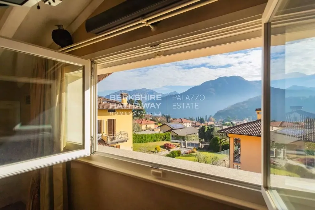 Balcon - Lake View Villa with Garden in Tremezzina