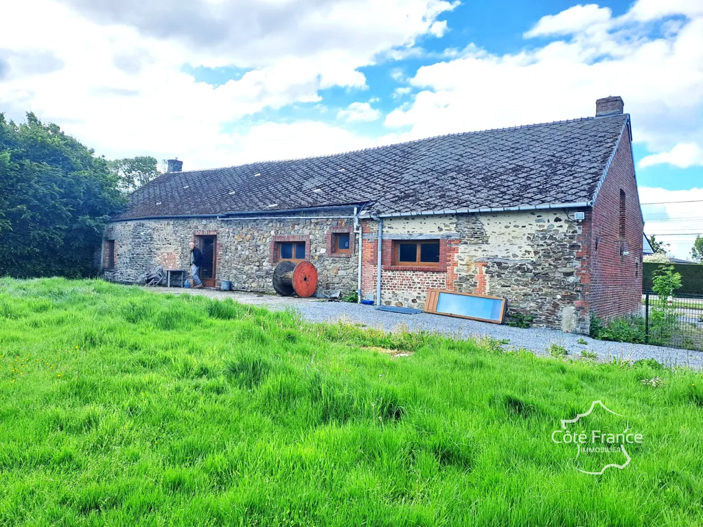 Extérieur - Longère de Plain-Pied avec Jardin à Mondrepuis