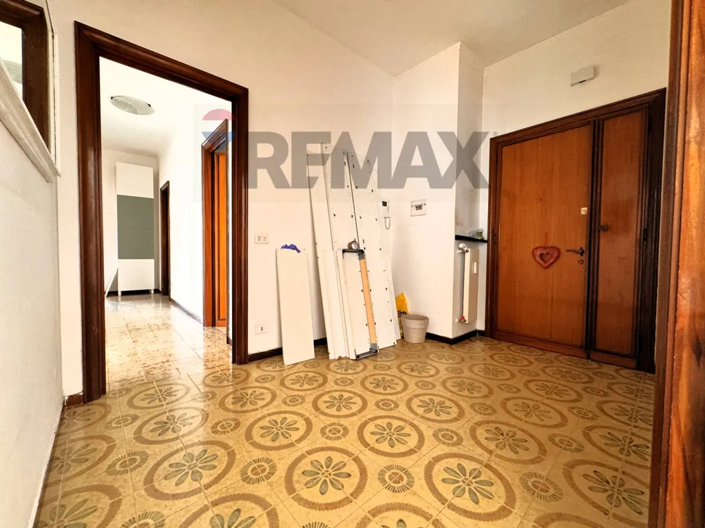 Ingresso - Spacious Apartment with Parking in Ostia Ponente