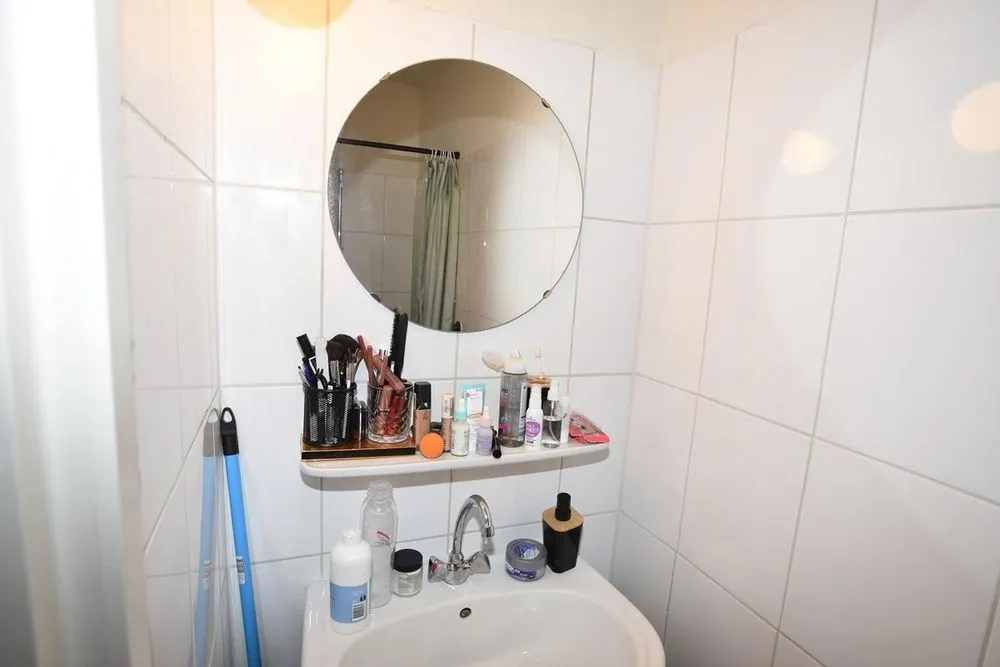 Salles de bain - Room with Kitchenette in Arnhem's Spijkerkwartier