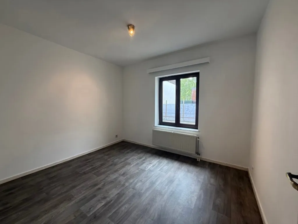Pièces - Appartement 2 Chambres Lumineux à Marcinelle