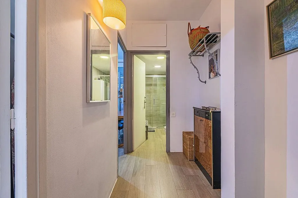 Esik - Apartment with Potential in Sant Antoni, Barcelona