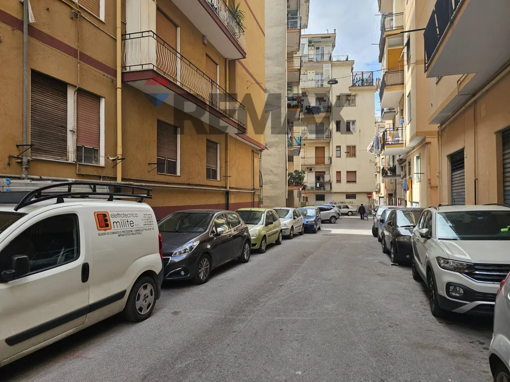 Välivaade - Commercial Space with Street Frontage in Salerno