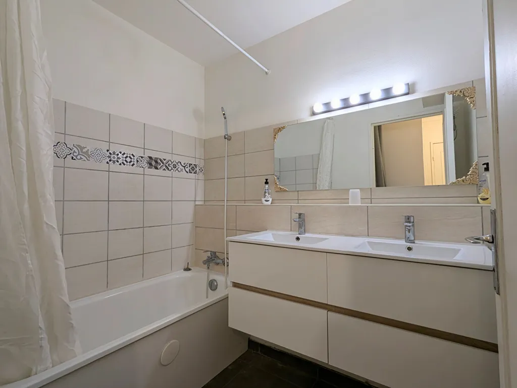 Vannitoad - Furnished Flat near RER Station in Champs-sur-Marne
