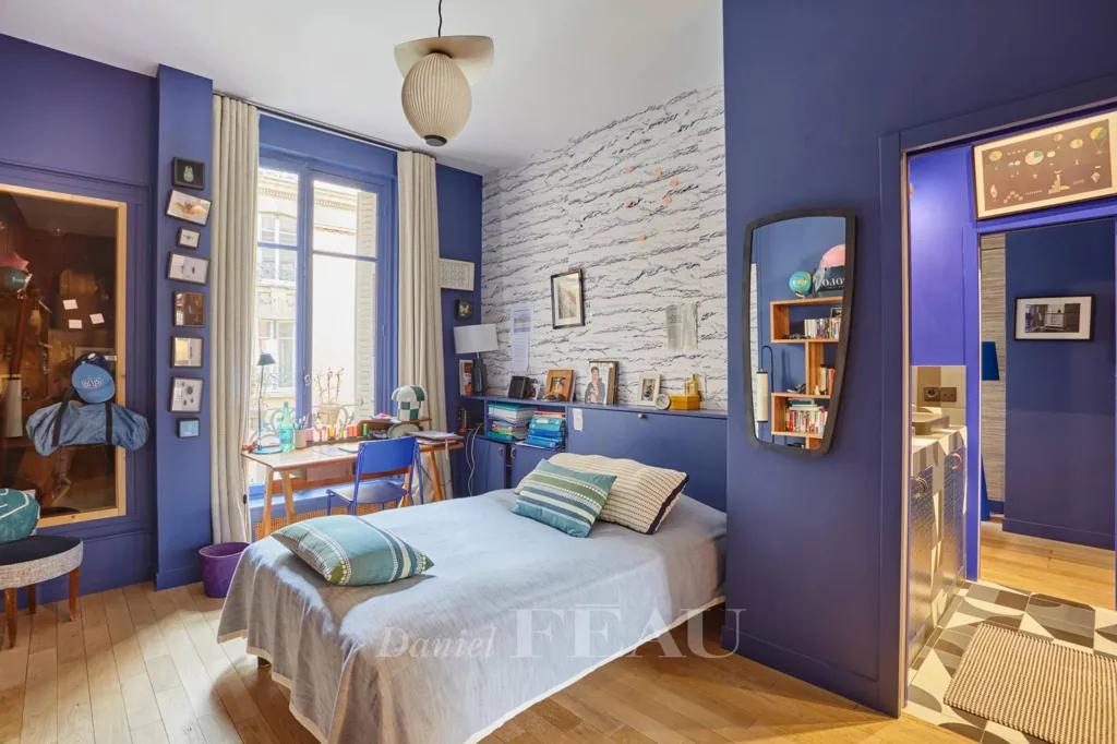 Bedrooms - Luxury Flat with Balcony in Paris