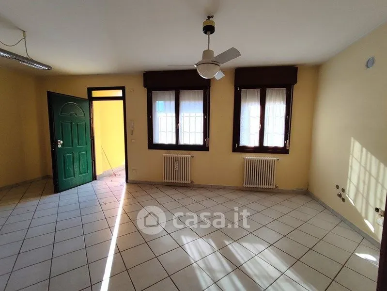 Pièces - Ground Floor Apartment with Garden in Bondeno