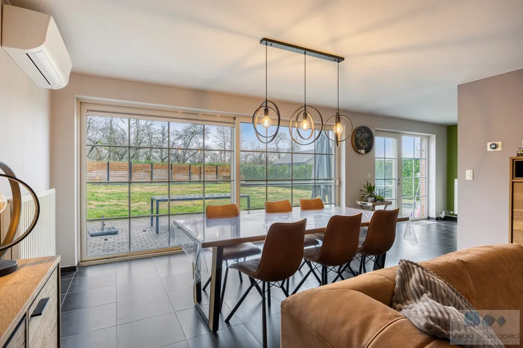 Sala da pranzo - Villa with Terrace in Testelt