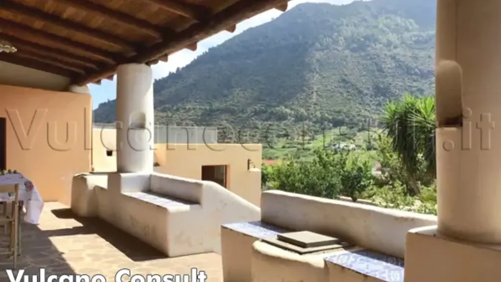 Terrazza - Traditional Eolian Villa with Garden in Leni