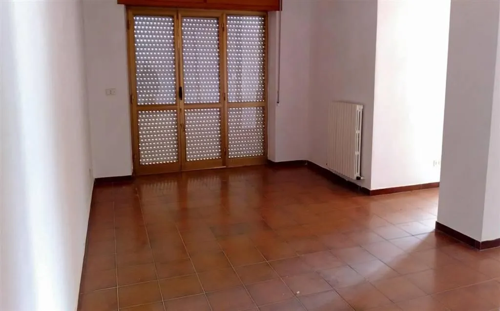 Pièces - Spacious Apartment with Balcony in Castrolibero