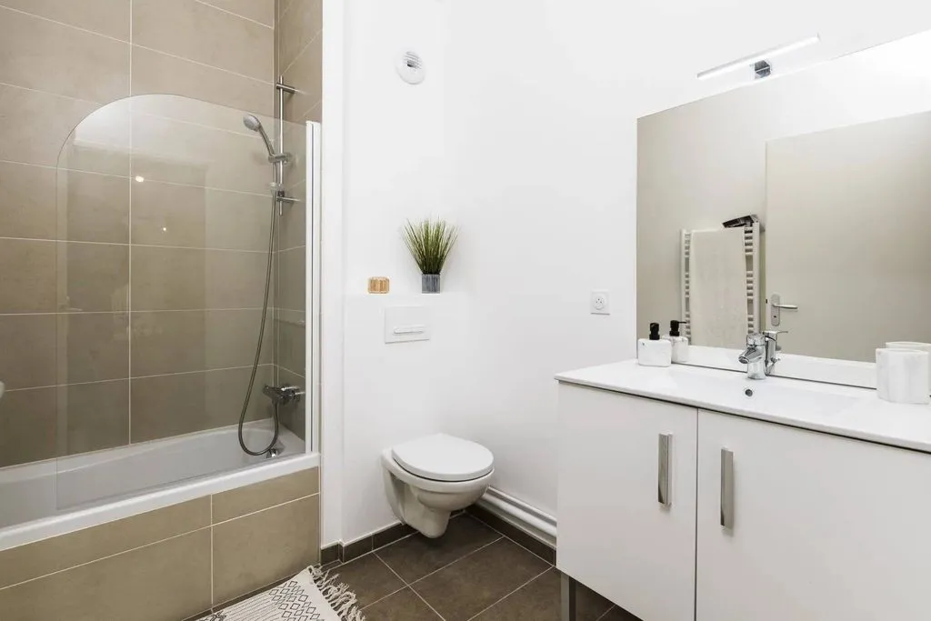 Vannitoad - Luxury Flat with Modern Amenities in Nantes