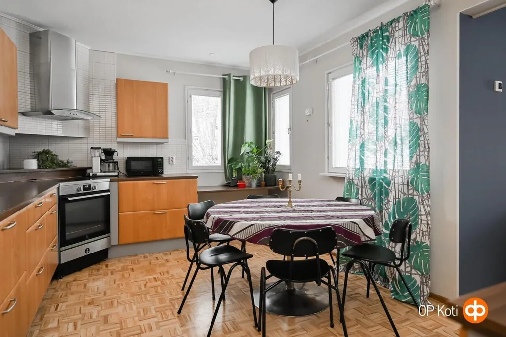 6-toaline maja asukohas Laukaa