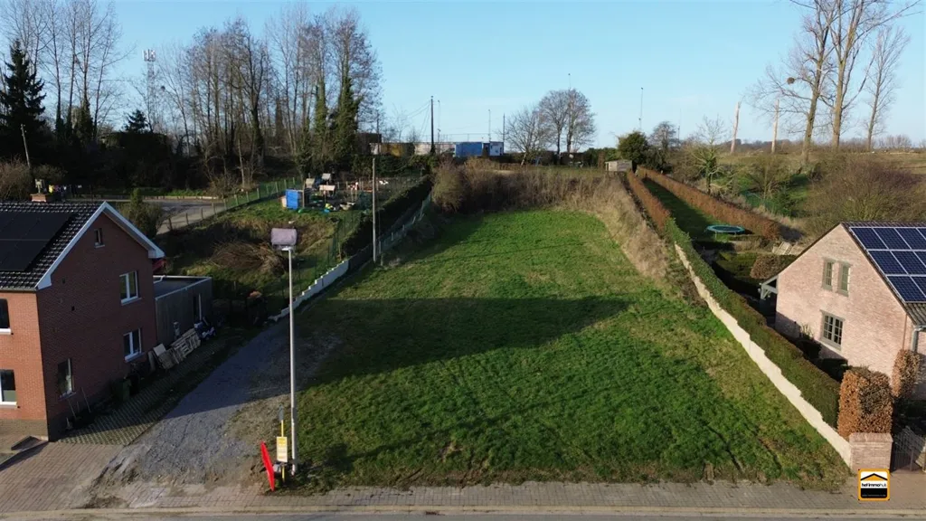 Vue aérienne - Terrain à Bâtir avec Largeur de Rue à Piringen