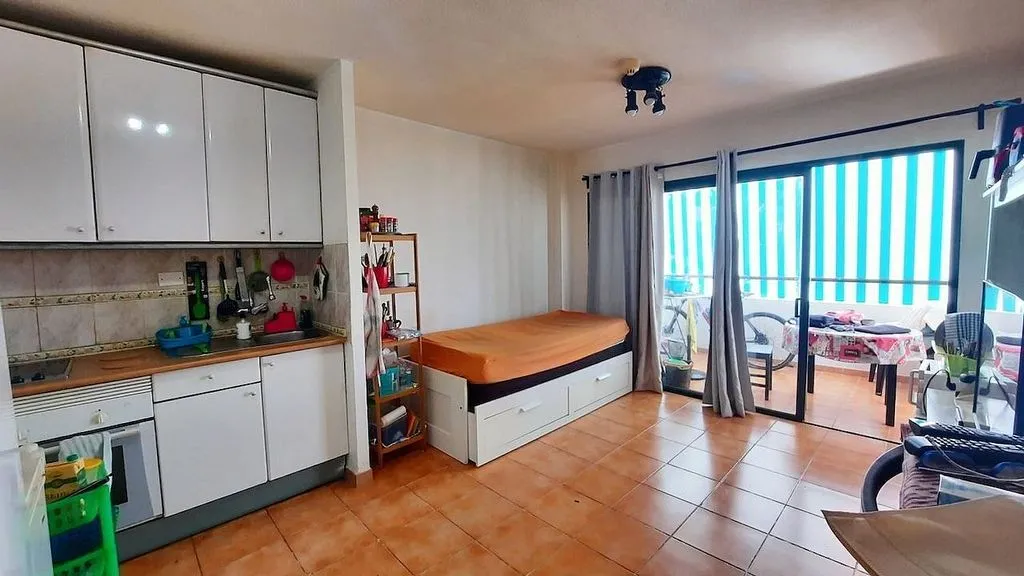 Köök - 1-Bedroom Apartment with Pool in Sonnenland