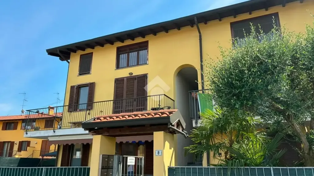 Exterior - Bright 2-Bedroom Apartment with Balcony in Corbetta