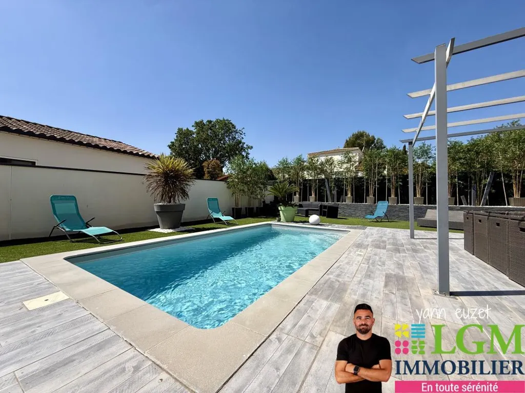Pool - Contemporary House with Pool in Boisseron
