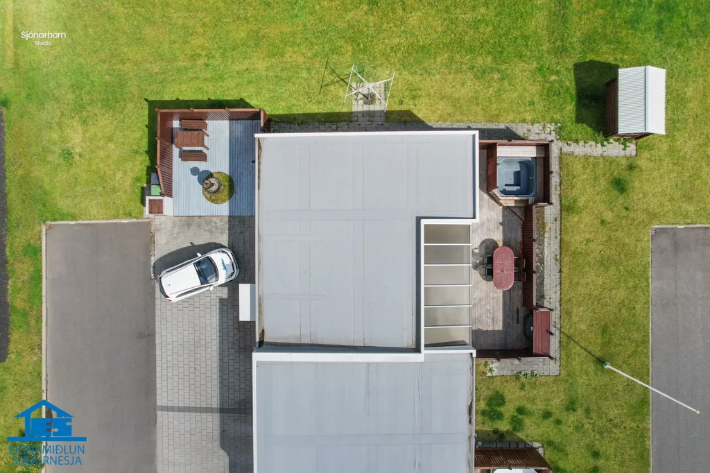 Vista aerea - Five-Bedroom Semi-Detached in Njarðvík