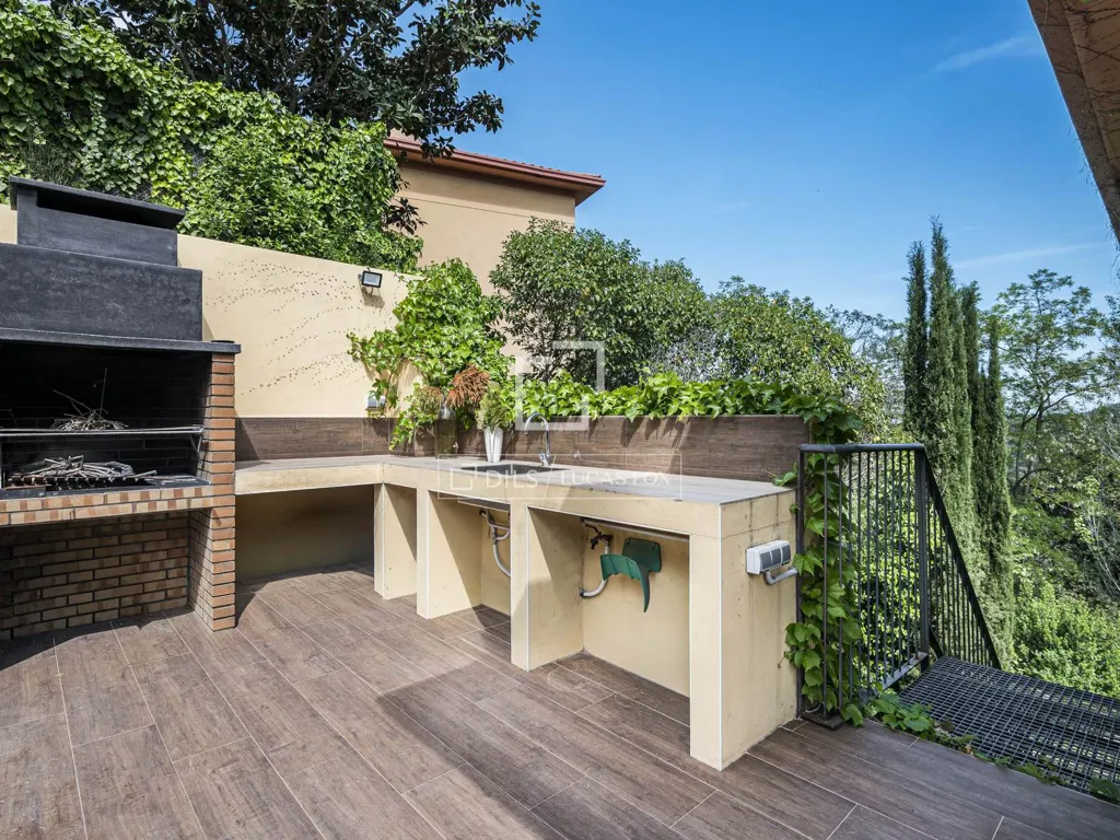Terrasse - Luxury Villa with Pool in Sant Cugat