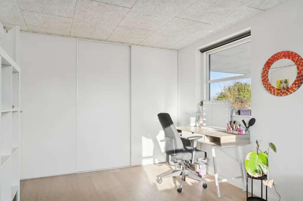 Bureau - Villa with Separate Parent Suite in Ørsted