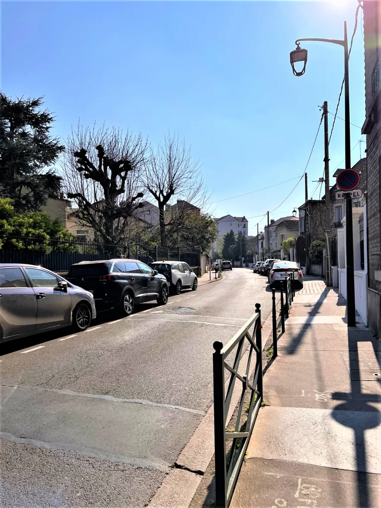 Välivaade - 4-Piece Apartment with Garden Access in Colombes