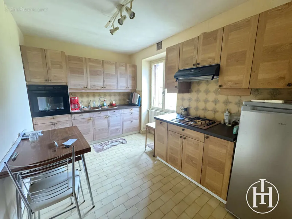 Köök - Renovatable House with Garden in La Celle