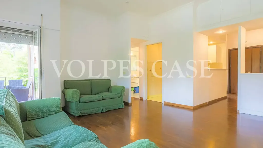 Séjour - Partially Furnished Flat with Balcony in Rome