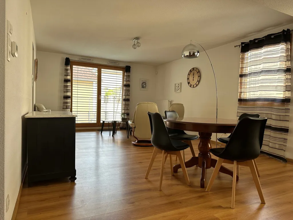 Salle à manger - Appartement avec balcon et garage à Pontarlier