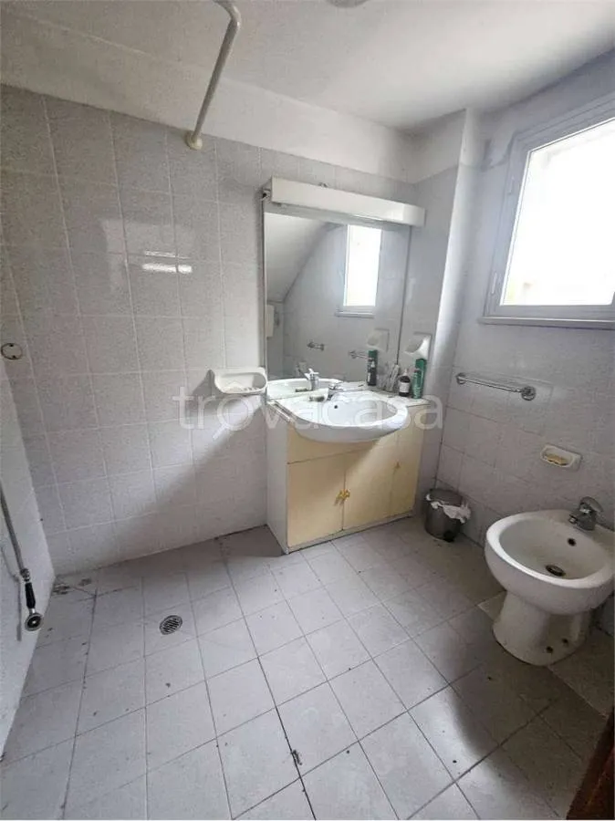 Salles de bain - Villa with Workshop in Savio, Ravenna
