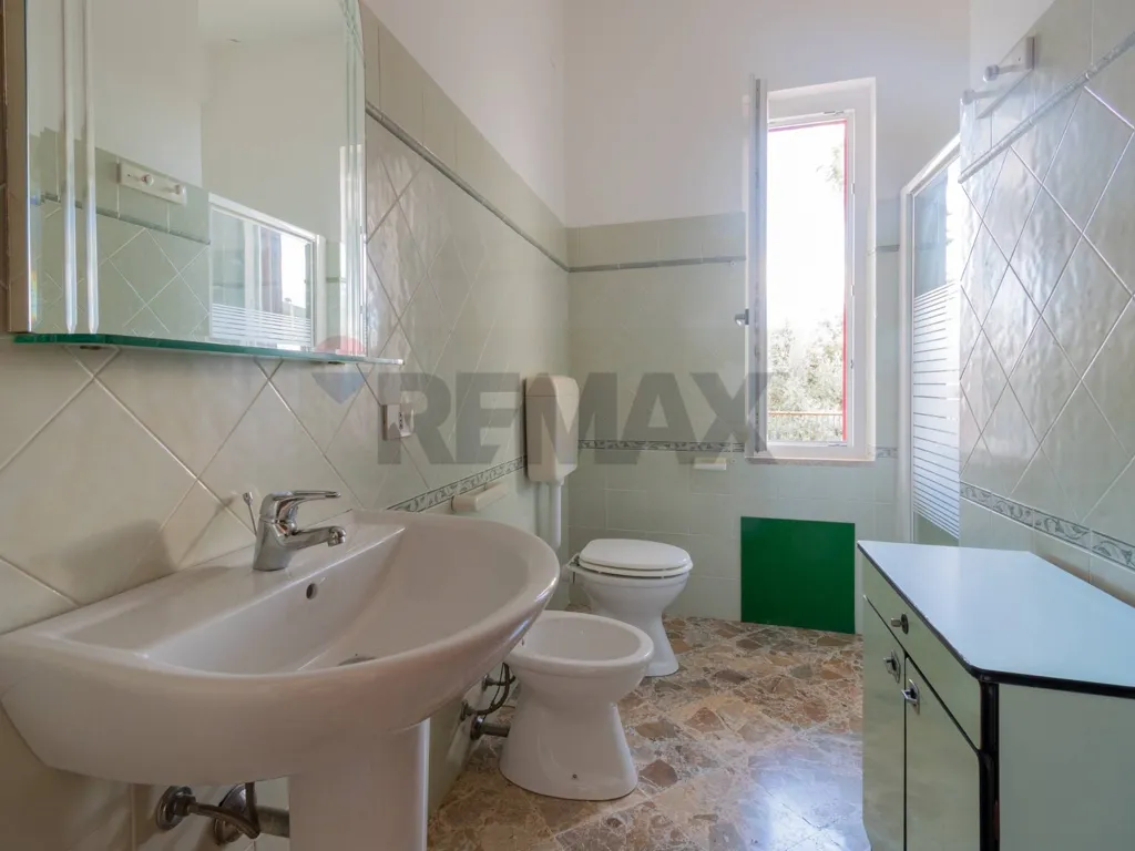 Salles de bain - Villa Portion with 360° Views in Villagrazia