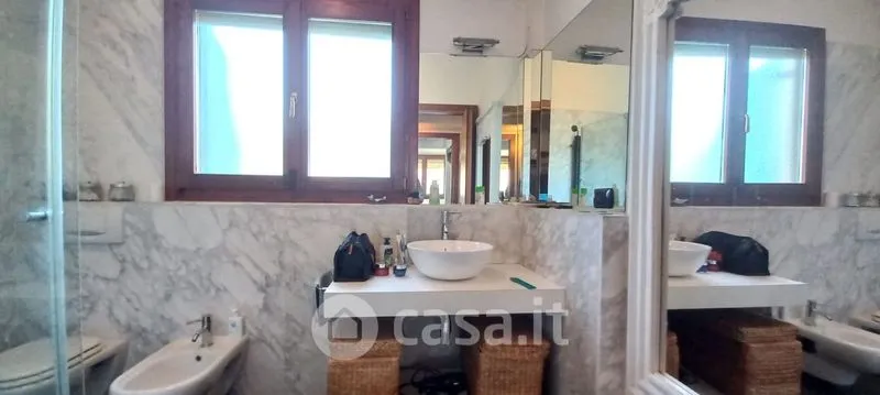 Salles de bain - Bifamiliar Villa with Balcony in Castel Guelfo