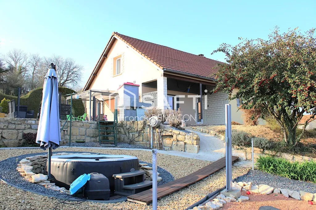 Terrass - House with Panoramic View in Marville