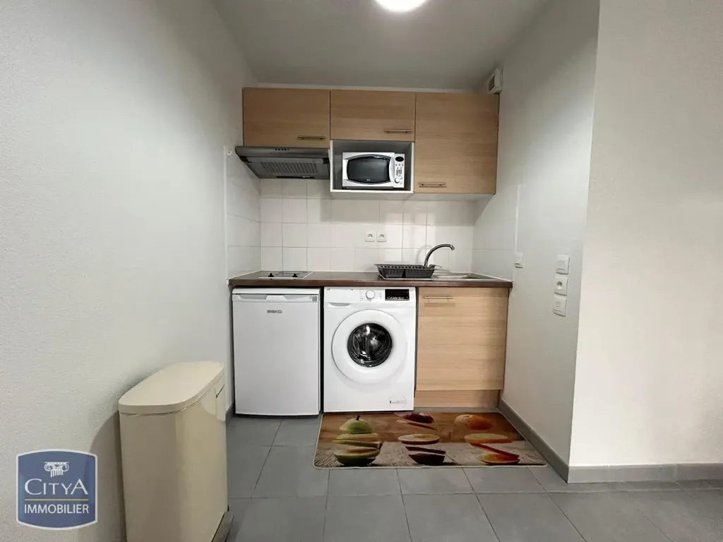 Kitchen - Meubled 2-Bedroom Flat with Balcony in Pau