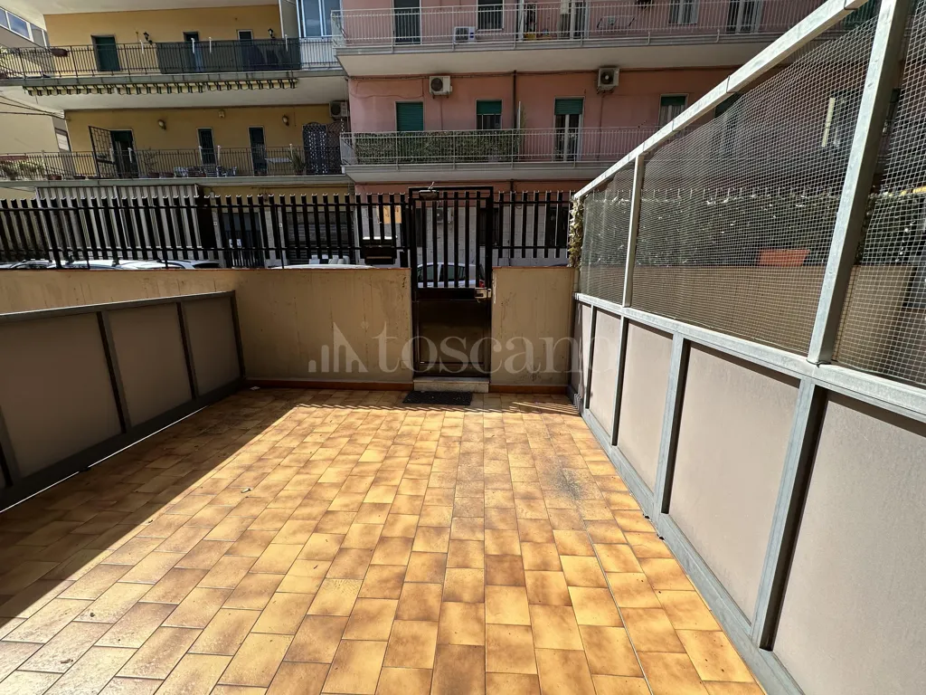 Terrass - Rental Apartment with Three Entrances in Catania