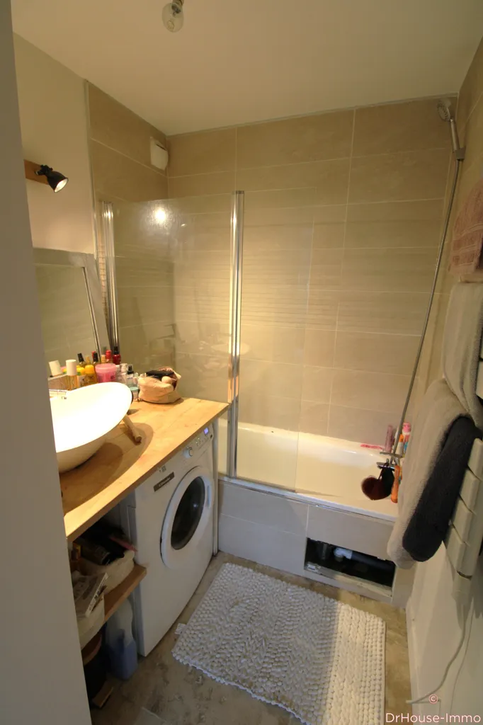 Salles de bain - Appartement Rénové avec Terrasse et Piscine à Cugnaux