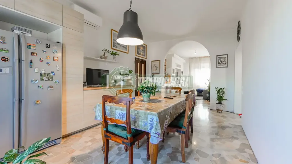 Söögituba - Spacious Apartment with Balcony in Carnate
