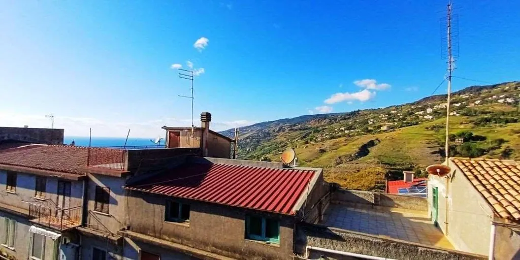 Multi-level Apartment with Sea View in Cetraro