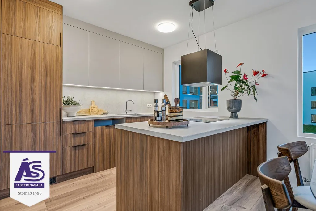 Cucina - New 2-4 Bed Apartments with Elevator in Skarðshlíð