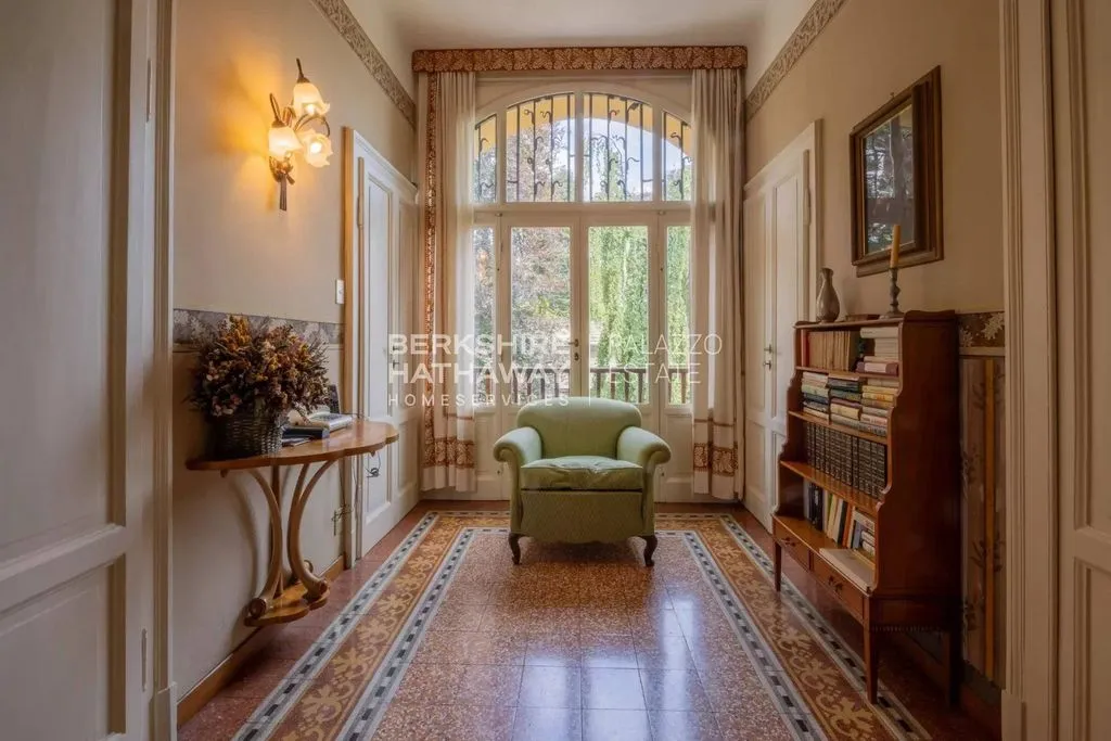Entrée - Liberty-Style Villa with Park in Valle Intelvi