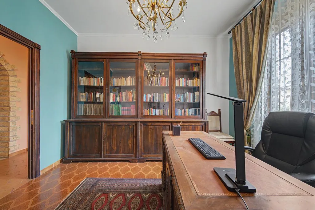 Kabinet - Villa with Solar Panels in Settala